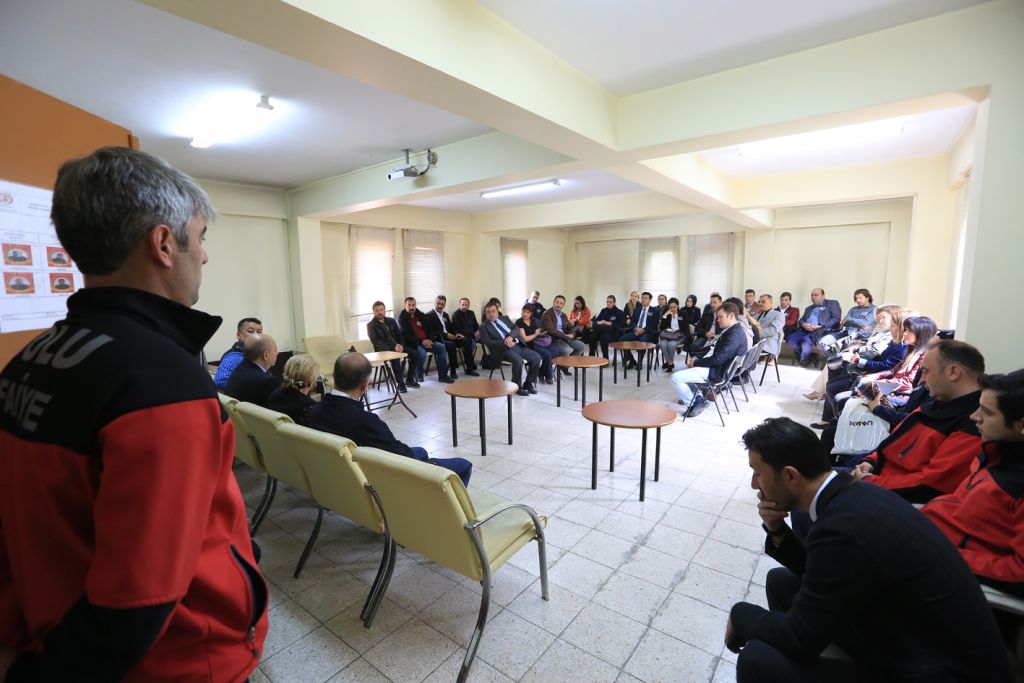 Bolu Belediye Başkanı Yılmaz, taziyeleri kabul ediyor